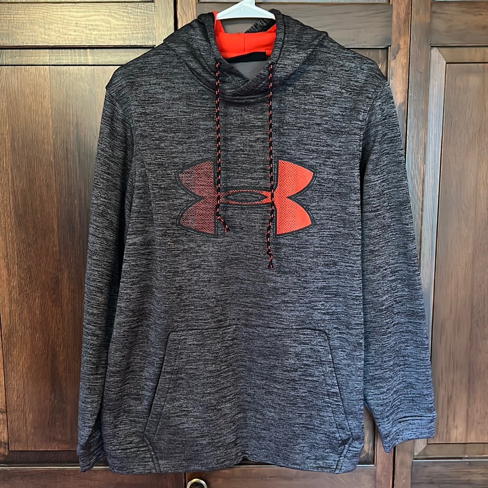 Men’s large under armour hoodie